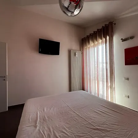 Apartament Lellolocations - Attico Via